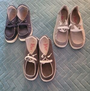 Womens Size 9 Jelly Pop Sneakers.